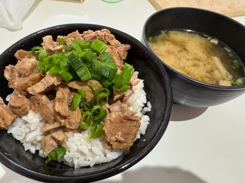【守屋大志の食ブログ】自宅で食べるチャーシュー丼