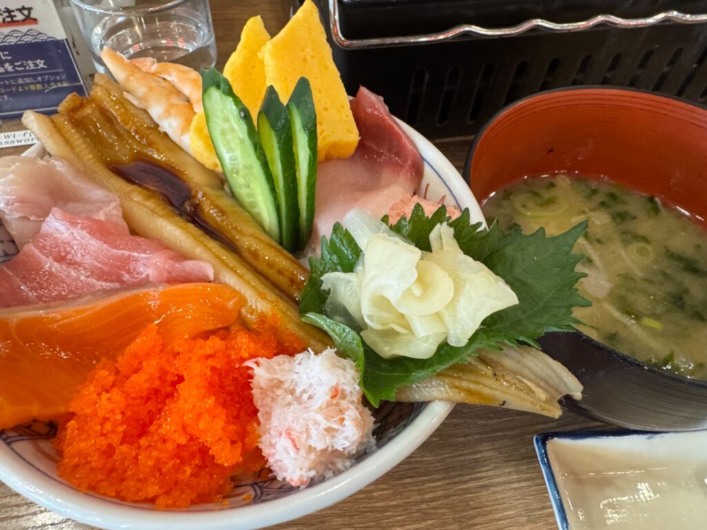 【守屋大志の食ブログ】海鮮丼