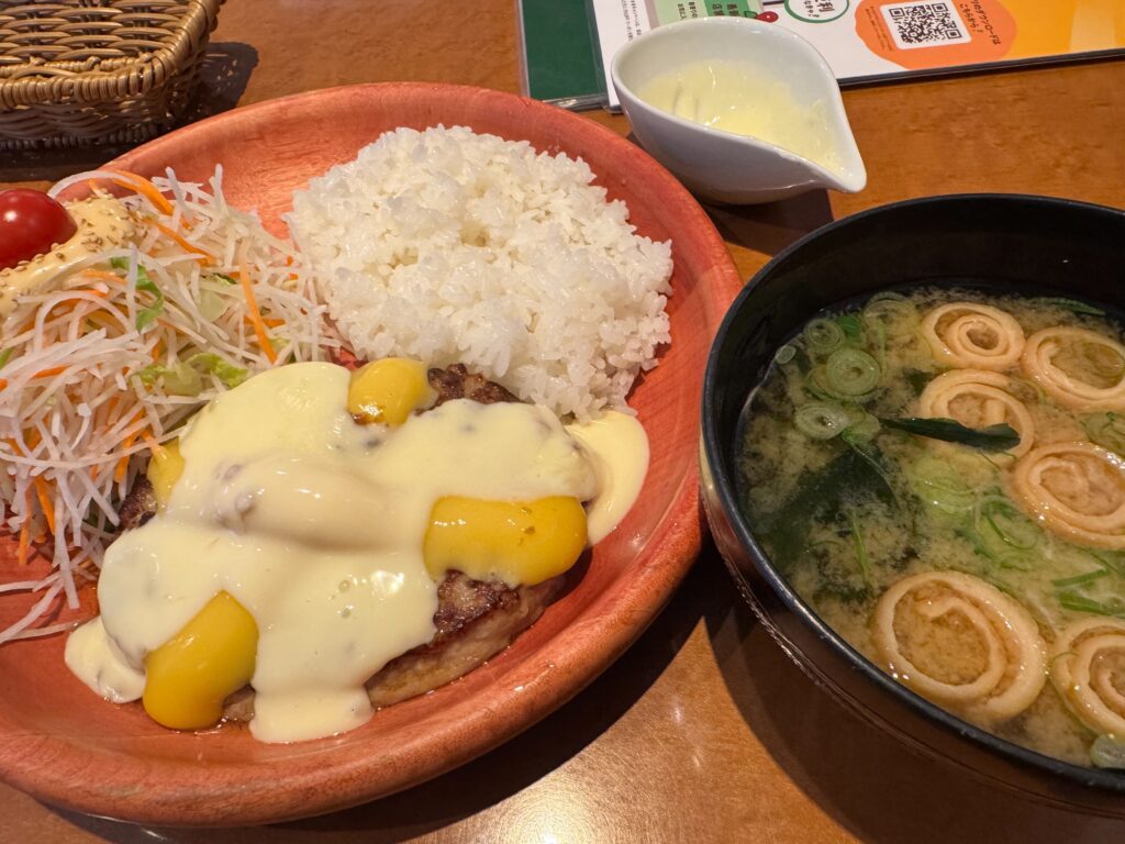 【守屋大志の食ブログ】びっくりドンキーのハンバーグ